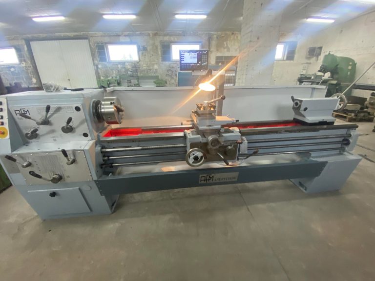 Obróbka metali , remonty tokarek