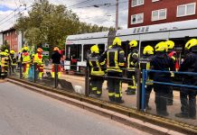 Gelsenkirchen: 7-latek został potrącony przez tramwaj i zmarł w drodze do szpitala na skutek odniesionych obrażeń