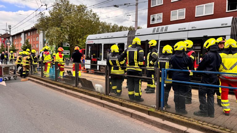 Gelsenkirchen: 7-latek został potrącony przez tramwaj i zmarł w drodze do szpitala na skutek odniesionych obrażeń