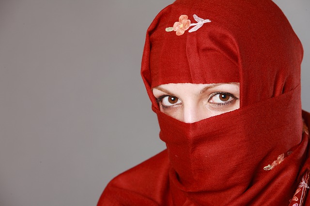 Berlin wypłacił odszkodowania w związku z zakazem noszenia hidżabu przez nauczycielki