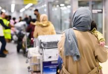 Mimo wstrzymania programów przyjęć Niemcy sprowadziły 141 Afgańczyków. Przylecieli czarterem z Pakistanu