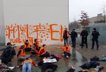 Aktywiści klimatyczni spryskali farbą Urząd Kanclerski w Berlinie