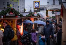 Grzane wino za 1 euro: Aldi otwiera tanie jarmarki bożonarodzeniowe w czterech niemieckich miastach!
