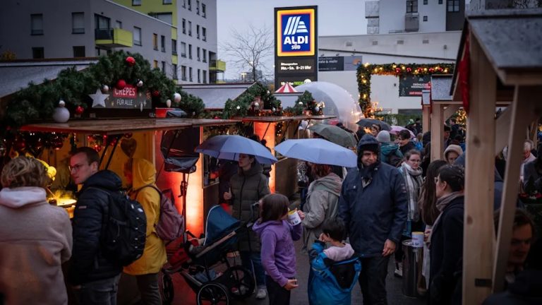 Grzane wino za 1 euro: Aldi otwiera tanie jarmarki bożonarodzeniowe w czterech niemieckich miastach!