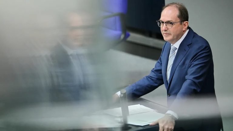 Niemcy: Nowy minister spraw wewnętrznych zapowiada większe uprawnienia dla policji i służb wywiadowczych