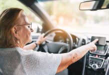 Plan UE dotyczący praw jazdy: osoby po 70. roku życia powinny udowodnić, że są nadal zdolne do prowadzenia pojazdów