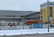 Niebezpieczeństwo zawalenia się dachu z powodu olbrzymiej ilości śniegu w Amazon Leipzig!