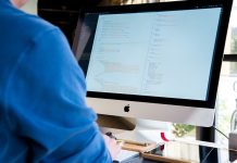 Praca przy komputerze: czy pracownicy w Niemczech mają prawo do dodatkowej przerwy z tego tytułu?