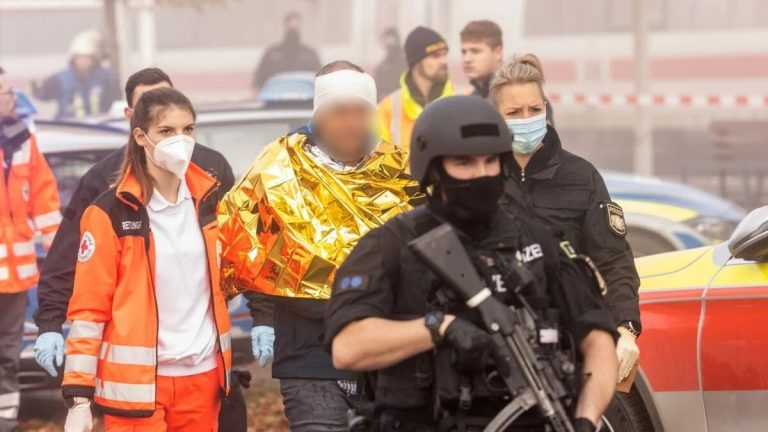 Trzy osoby ranne po ataku syryjskiego uchodźcy w pociągu ICE!