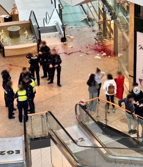 Atak nożownika w centrum handlowym w Wuppertalu!