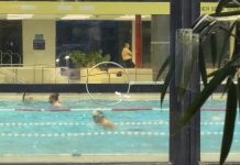 Niemcy: Matka zostawiła 4-letnią córkę samą w basenie – dziecko niemal utonęło. Zapadł wyrok