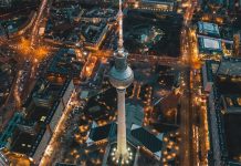 Berlin planuje najostrzejsze przepisy policyjne w kraju – nowe uprawnienia, elektroniczne dozory i „ostateczny strzał ratunkowy”