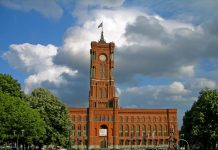 Powrócił temat podniesienia wieku emerytalnego berlińskich urzędników do 67 lat