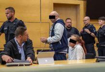 Niemcy: Szokujący proces – matka oskarżona o umożliwienie i współudział w seksualnym wykorzystywaniu własnej córki