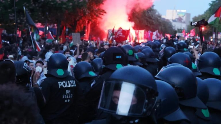 Berlin liderem przemocy politycznej ze strony cudzoziemców i skrajnej lewicy