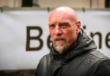 Niemcy: Były funkcjonariusz SEK Karsten Loest ostrzega — „Przyjęliśmy pod swój dach ludzi, dla których noże są symbolem statusu”