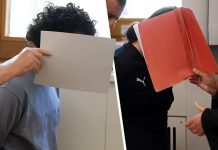 Niemcy: Nastolatkowie oskarżeni o próbę zabójstwa policjantów. Rzucili e-hulajnogę na radiowóz