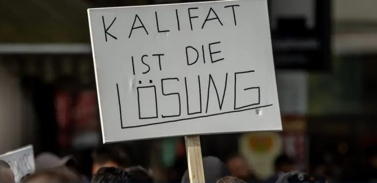 Niemcy: Minister Dobrindt zakazuje „Muslim Interaktiv” — obławy i przeszukania w trzech krajach związkowych