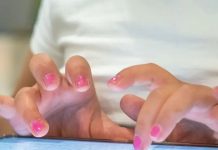 Niemcy: 12-latka namówiona do nakręcenia filmu erotycznego. Sprawca otrzymał wyrok w zawieszeniu