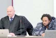 Brutalny przestępca z Afryki w Niemczech – sąd uznał go za niezdolnego do deportacji