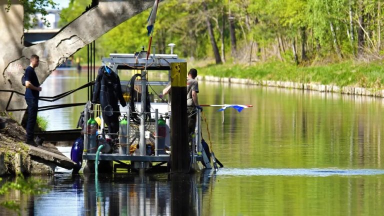 Makabryczne odkrycie w Niemczech: Ludzka czaszka znaleziona w Veltener Kanal – była ukryta w torbie z przywiązanym kamieniem brukowym
