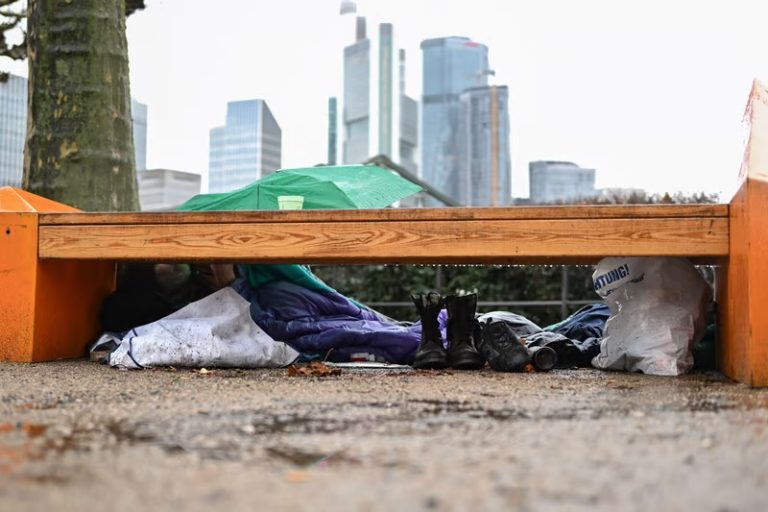 Nowy raport podaje, że w Niemczech jest ponad 500 000 bezdomnych