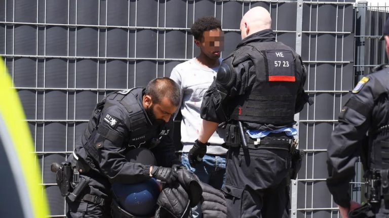 Ogólnokrajowa operacja antyterrorystyczna w Niemczech: Policja uderza w „Brigade N’Hamedu”
