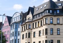 Niemcy: Czy można mieć meldunek bez stałego miejsca zamieszkania? Co warto wiedzieć o adresie meldunkowym bez własnego lokum