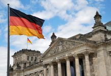 Niemcy: Bundestag mimo cięć przyznaje sobie potajemnie miliony euro