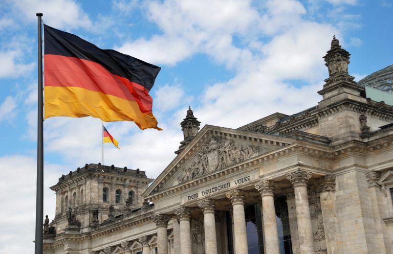 Niemcy: Bundestag mimo cięć przyznaje sobie potajemnie miliony euro