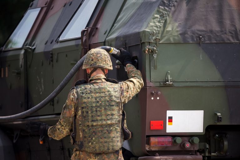 Niemcy dostarczą na Ukrainę 5000 hełmów wojskowych