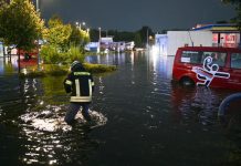 Zalane ulice i piwnice, zatrzymane pociągi: Burze w wielu częściach Niemiec