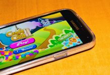 Premier Turyngii Bodo Ramelow grał w „Candy Crush” podczas posiedzenia kryzysowego z Angelą Merkel