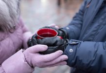Cena grzańca w Niemczech – na tych jarmarkach bożonarodzeniowych jest on najtańszy!