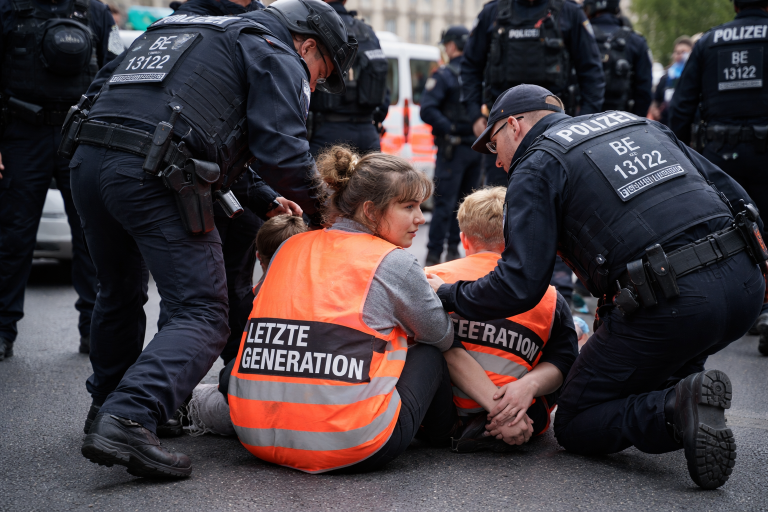 Niemcy: „Ostatnie Pokolenie” stanie przed sądem za działalność przestępczą