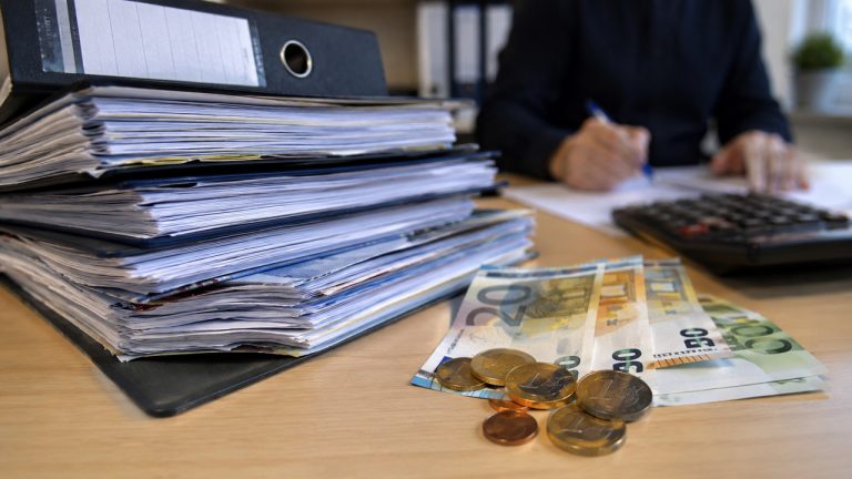 Ponad 110 tysięcy przypadków wyłudzeń świadczeń w Niemczech. Dług wobec państwa sięga już 3,55 miliarda euro