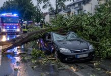 Potężna burza przeszła nad Badenią-Wirtembergią. Nie żyje rowerzysta, są ogromne zniszczenia
