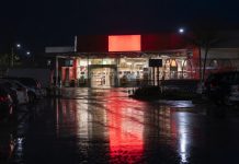 Tragiczna zbrodnia w Hamburgu. Mężczyzna śmiertelnie ugodzony nożem w supermarkecie