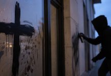 Chrześcijanie na celowniku w Niemczech? Przerażający bilans ataków na kościelną kawiarnię