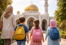 Niemcy: Dzieci w przedszkolu uczą się modlitwy w meczecie