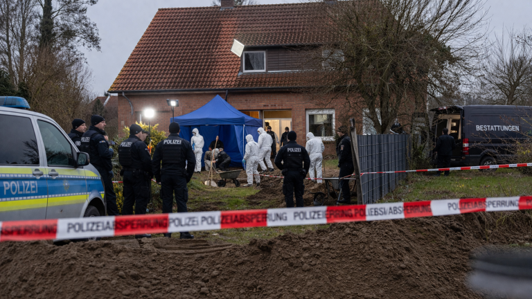 Policja od kilku dni przeszukuje prywatną posesję. Tajemnicza operacja w Dolnej Saksonii