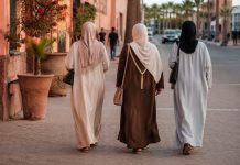 Niemcy: WDR poleca tradycyjne stroje z krajów arabskich na upały
