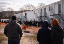 Hamburg: Miasto zmniejsza liczbę miejsc dla uchodźców, ale buduje też nowe ośrodki