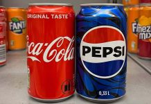 Cola i Pepsi mogą podrożeć w Niemczech! Koalicja uzgodniła podatek cukrowy Puszki Coca-Coli i Pepsi na półce sklepowej. Ilustracja wygenerowana przez AI.