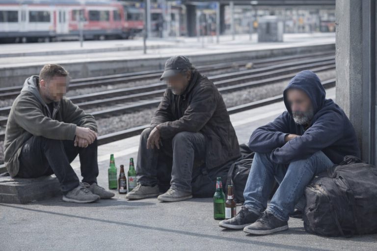 Niemcy mówią „stop” agresji i brudowi. Sprawdź, na których dworcach nie wypijesz już nawet łyka alkoholu