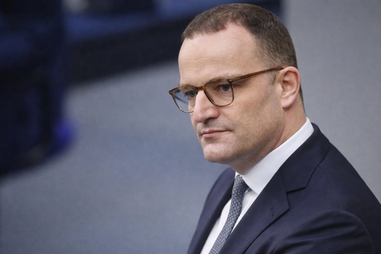 Jens Spahn zrezygnował z urzędu, ale nadal pobiera 17.300 euro miesięcznie