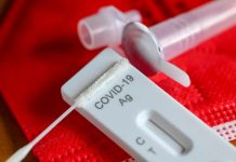 Niemcy: Liczba zakażeń koronawirusem gwałtownie rośnie – eksperci ostrzegają przed nasileniem objawów w sezonie jesiennym