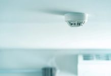 Niemcy: Czujnik dymu ujawnił zwłoki — mężczyzna mógł leżeć martwy w mieszkaniu nawet dwa lata