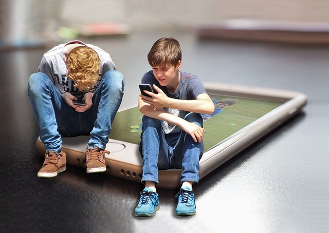 Czy w Niemczech wejdzie w życie zakaz używania smartfonów dla dzieci poniżej 14. roku życia?