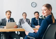 Pracujesz w Niemczech? Przełomowe przepisy wchodzą w życie. Nie uwierzysz, co teraz musi ujawnić Twój pracodawca!